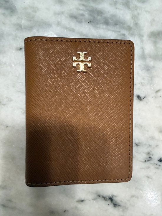 Tory Burch Accessories - Tory Burch Tan Leather Card & Key Holder with Gold Logo